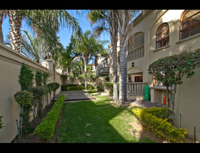 4 BEDROOM HOUSE FOR SALE IN KHYBER ROCK